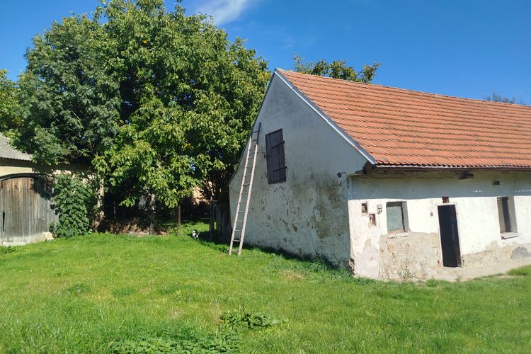 Dvougenerační rodinný dům 200 m² s rozlehlou zahradou v srdci Jižních Čech v obci Cehnice