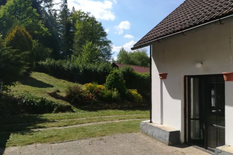 Prostorný rodinný dům na krásném místě se zahradou poblíž Prahy