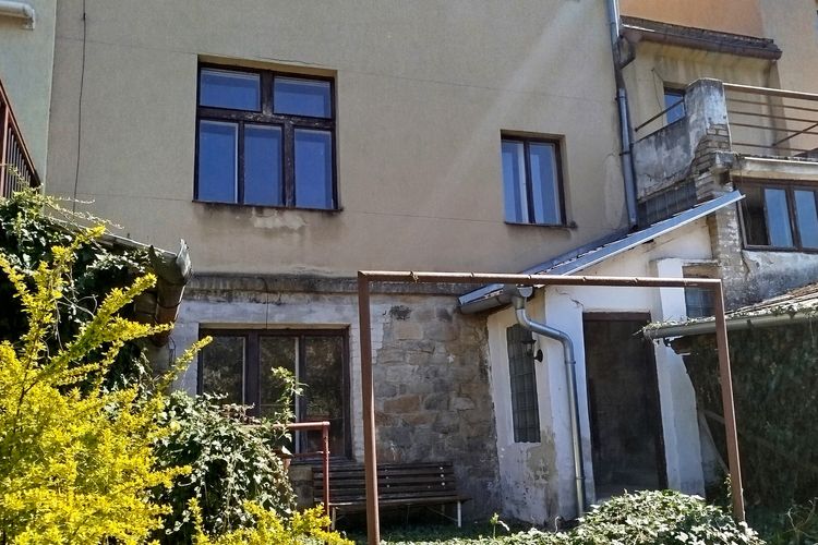 Prostorný rodinný dům s velkým potenciálem a zahradou ve vilové čtvrti v Písku, Jižní Čechy