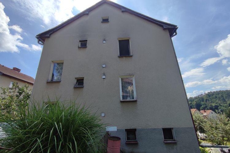 Dvougenerační rodinný dům se dvěma byty nedaleko Prahy