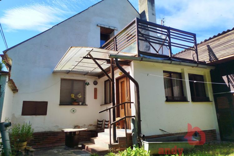 Menší rodinný domek k rekonstrukci se zahradou, v obci Libějovice u Vodňan