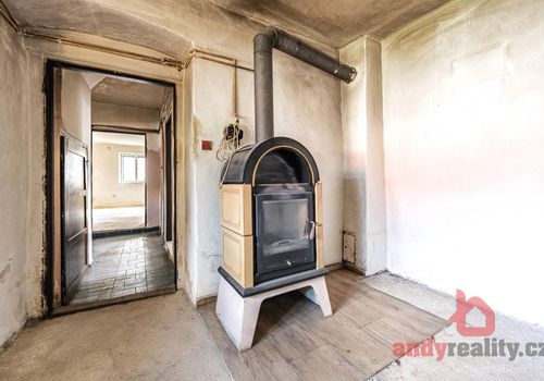 Rodinný dům se 3 byty a 5.236 m2 stavebních pozemků v obci Albrechtice nad Vltavou, okres Písek