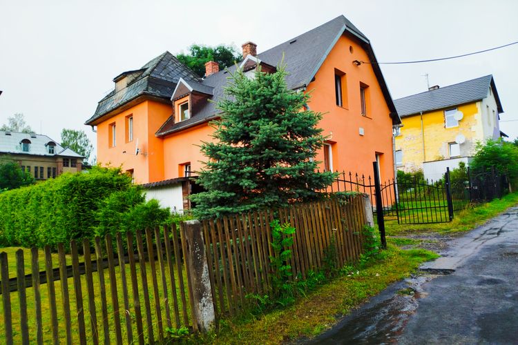 Velký rodinný dům se zahradou na krásném místě u Aše