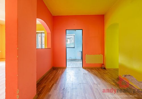 Rodinný dům se 3 byty a 5.236 m2 stavebních pozemků v obci Albrechtice nad Vltavou, okres Písek