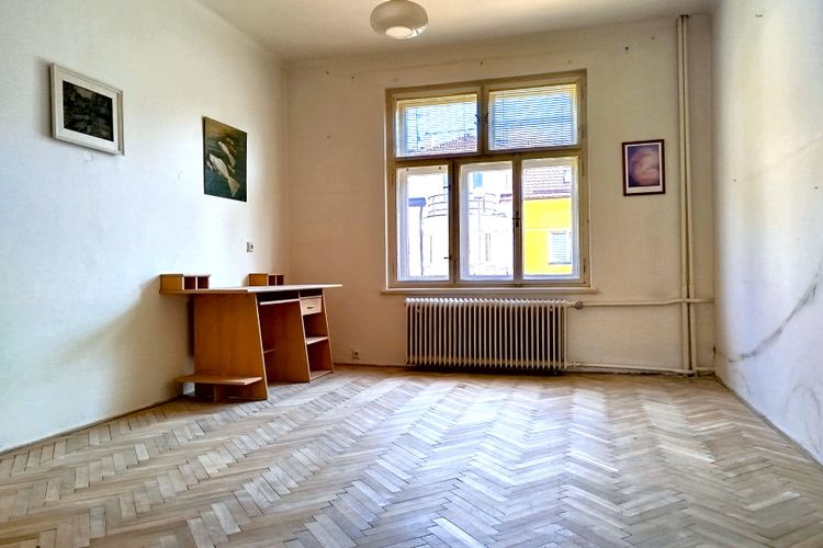 Prostorný rodinný dům s velkým potenciálem a zahradou ve vilové čtvrti v Písku, Jižní Čechy