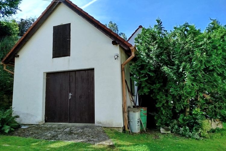 Venkovský rodinný dům 4+1 s vedlejšími stavbami a zahradou s pozemkem 1 598 m² v obci Olešná