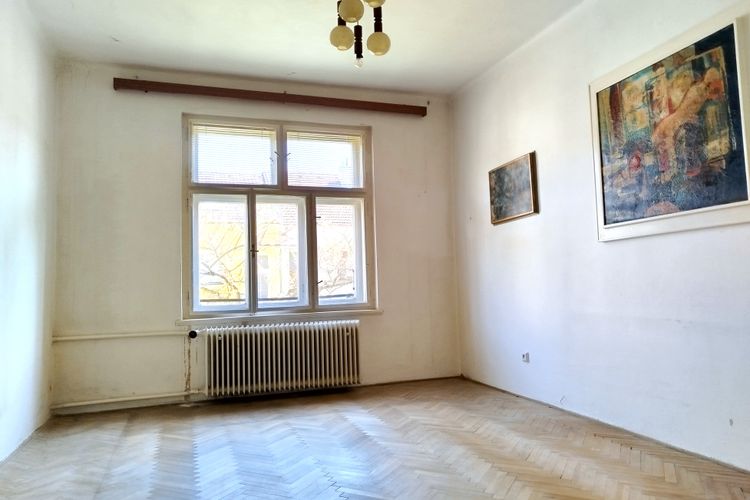 Prostorný rodinný dům s velkým potenciálem a zahradou ve vilové čtvrti v Písku, Jižní Čechy