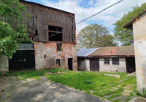 Rodinný dům v obci Lestkov s velkou zahradou 2.732m2 určené k výstavbě RD