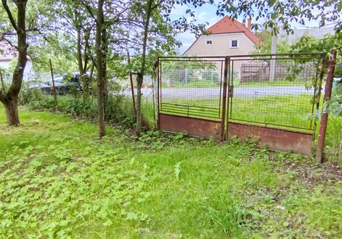 Rodinný dům v obci Lestkov s velkou zahradou 2.732m2 určené k výstavbě RD