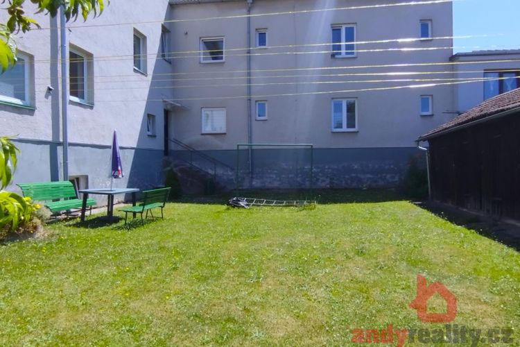 Světlý útulný byt 2+1 se zahrádkou, ul. Jeronýmova, Písek